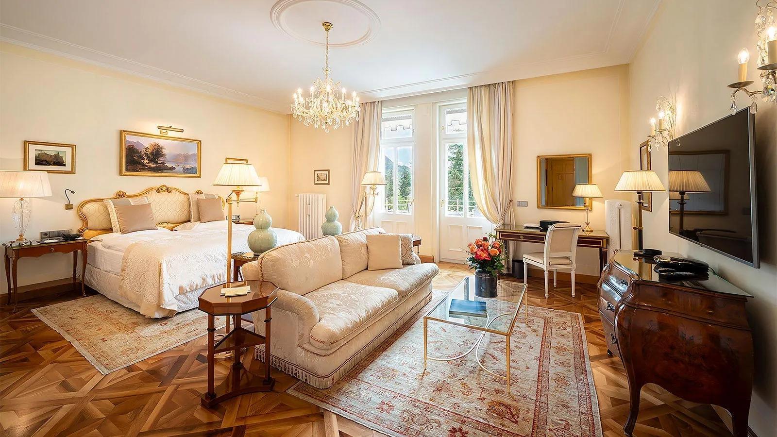Palace Hotel Merano Esterno foto